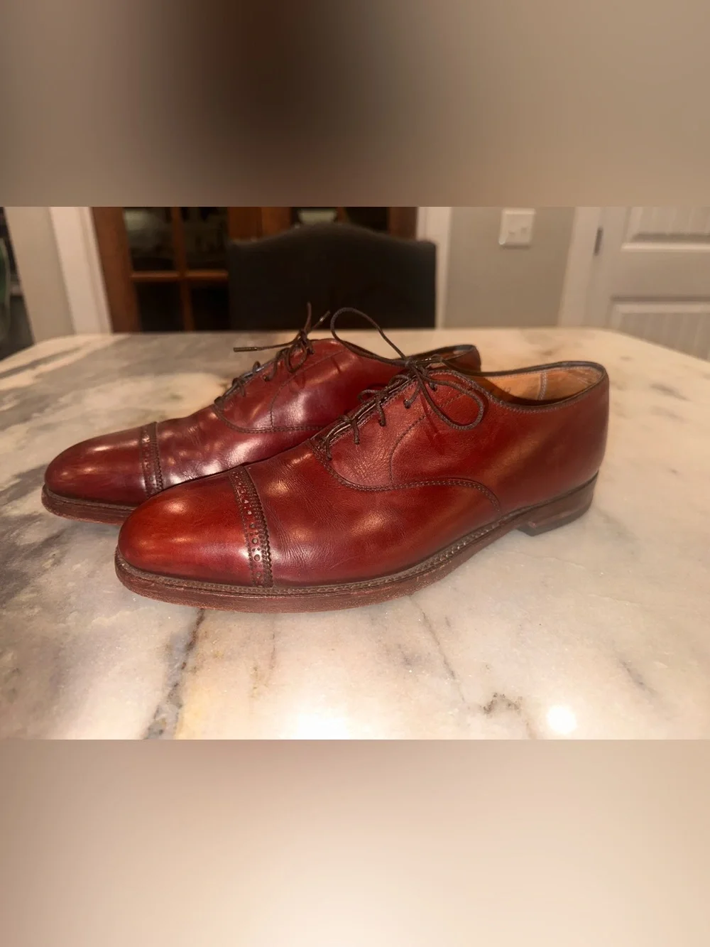 Brooks Brothers Size 9 Men's Leather Cap-Toe Oxfords
